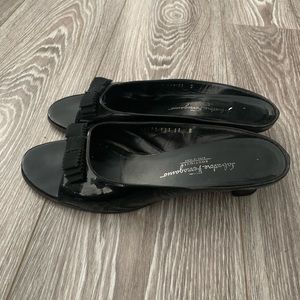 Salvatore Ferragamo Bow Heels🖤